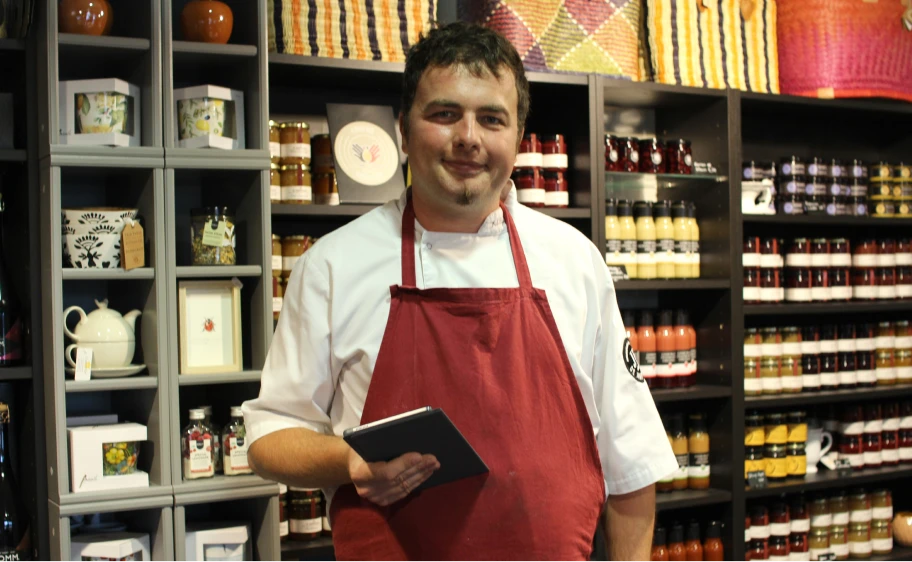 Receive POS analytics and sales reports of your employees